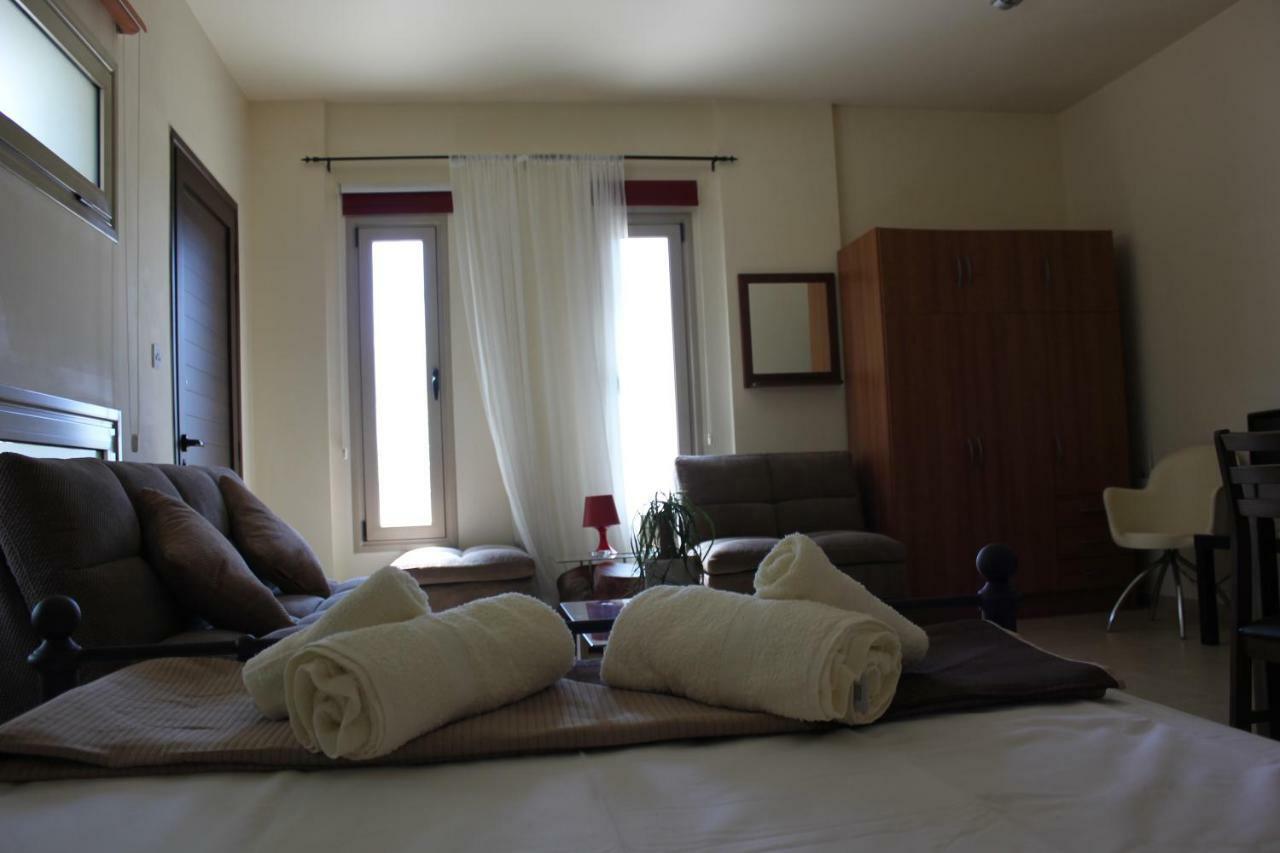 Kerynia Apartments Paphos Eksteriør billede