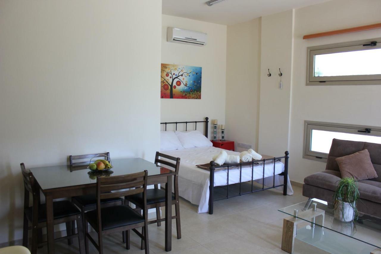 Kerynia Apartments Paphos Eksteriør billede
